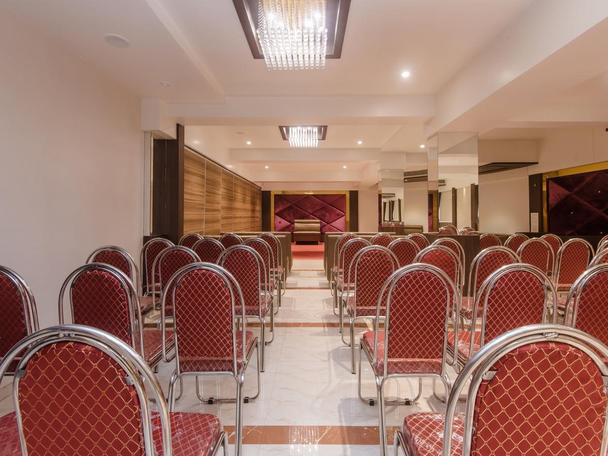 Oyo 13089 Hotel Gold Crest Navi Mumbai Dış mekan fotoğraf