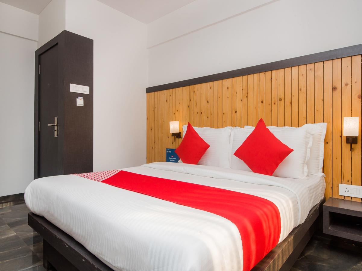 Oyo 13089 Hotel Gold Crest Navi Mumbai Dış mekan fotoğraf