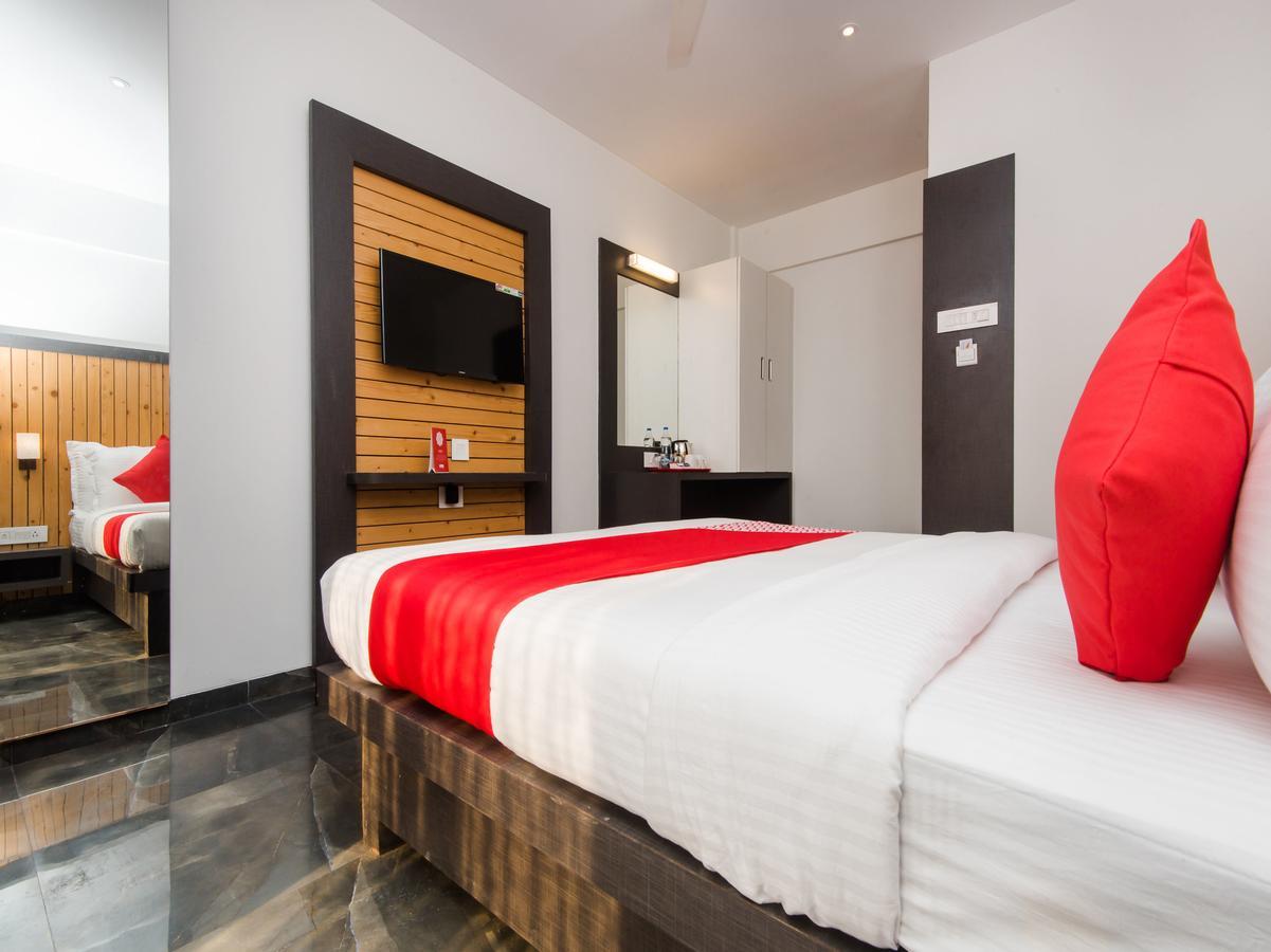 Oyo 13089 Hotel Gold Crest Navi Mumbai Dış mekan fotoğraf