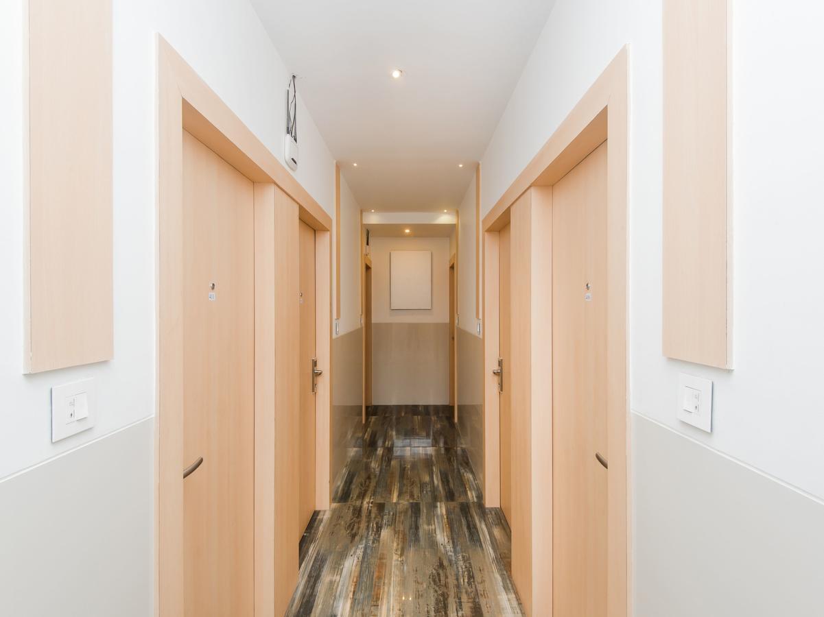 Oyo 13089 Hotel Gold Crest Navi Mumbai Dış mekan fotoğraf